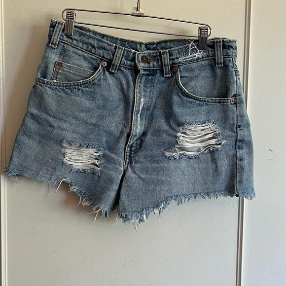Vintage Levis 619 from  the 60's 70's distressed cut offs orange tab size 28/29 - Picture 1 of 9